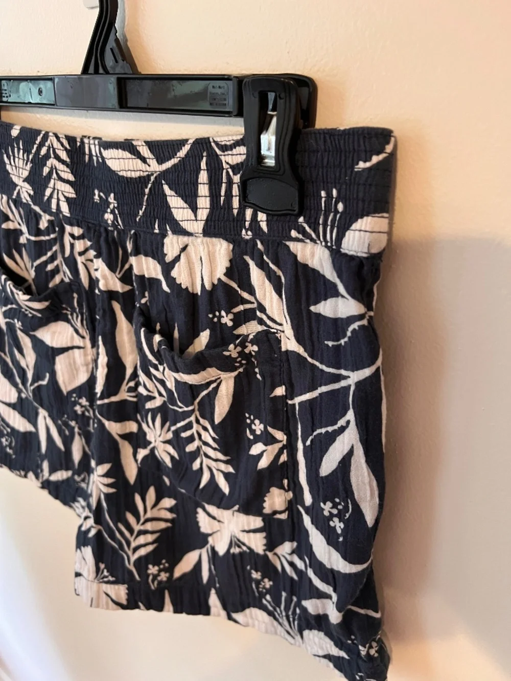 LOFT Navy and White Floral Print Cotton Pull On Shorts | Size S